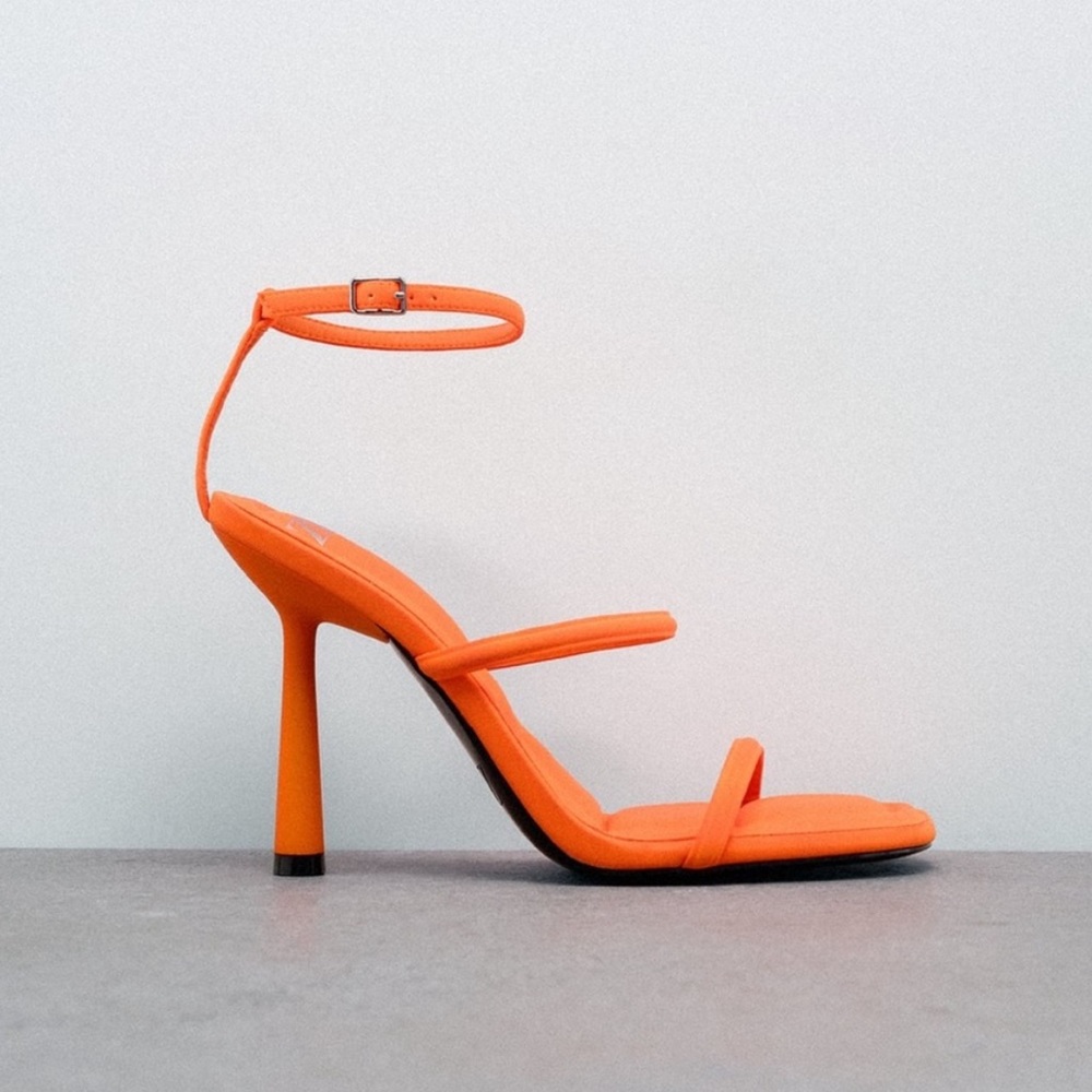 IN SEARCH OF! Zara orange heels